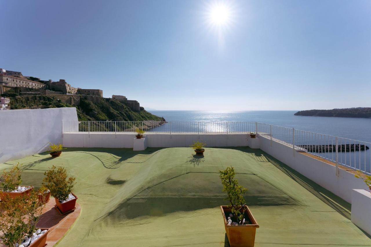 Torretta Corricella- Punta Serra Procida Exterior foto